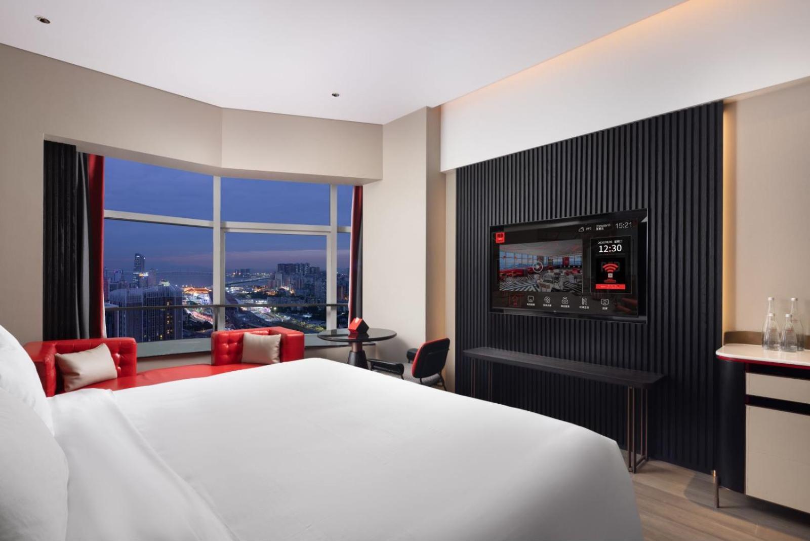 Radisson Red Hotel Zhuhai Gongbei Port Exterior photo
