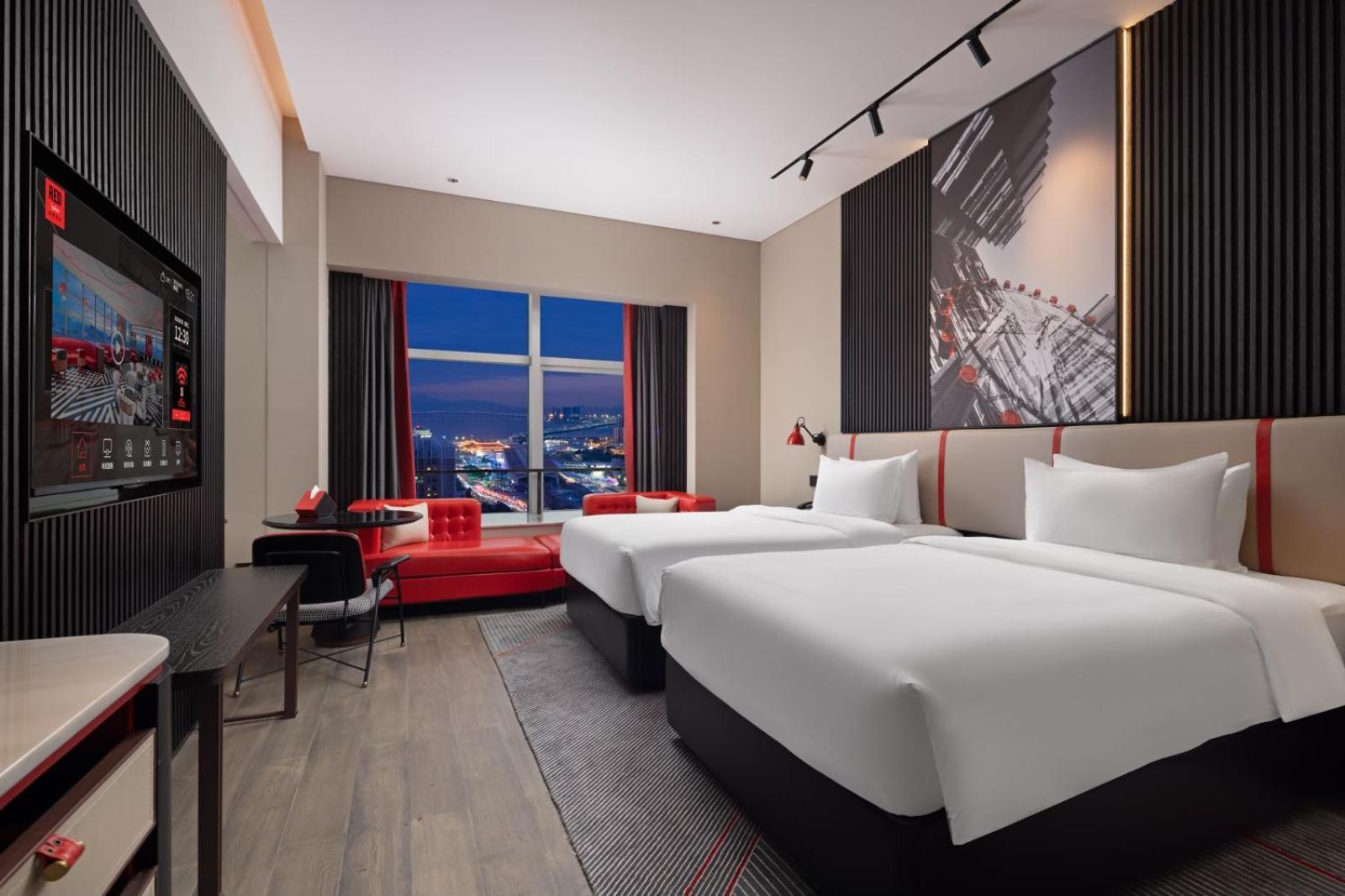 Radisson Red Hotel Zhuhai Gongbei Port Exterior photo